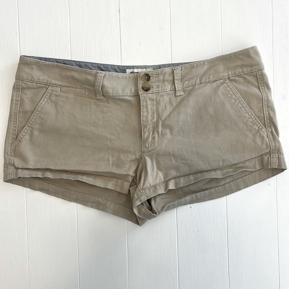 American Eagle Cargo Shorts - Picture 2 of 4